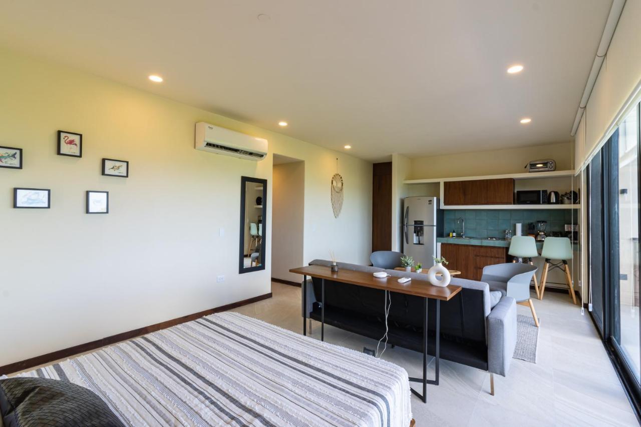 Ocean View Loft In Punta Cocos - D102 호텔 홀박스아일랜드 외부 사진